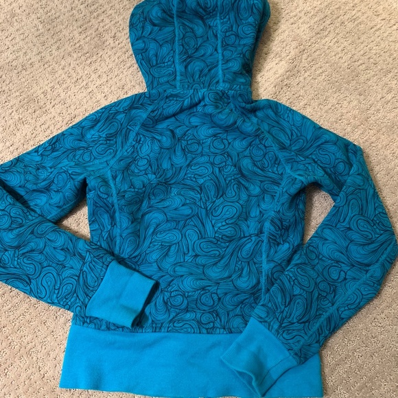 Lululemon scuba hoody size 2 - Picture 3 of 3